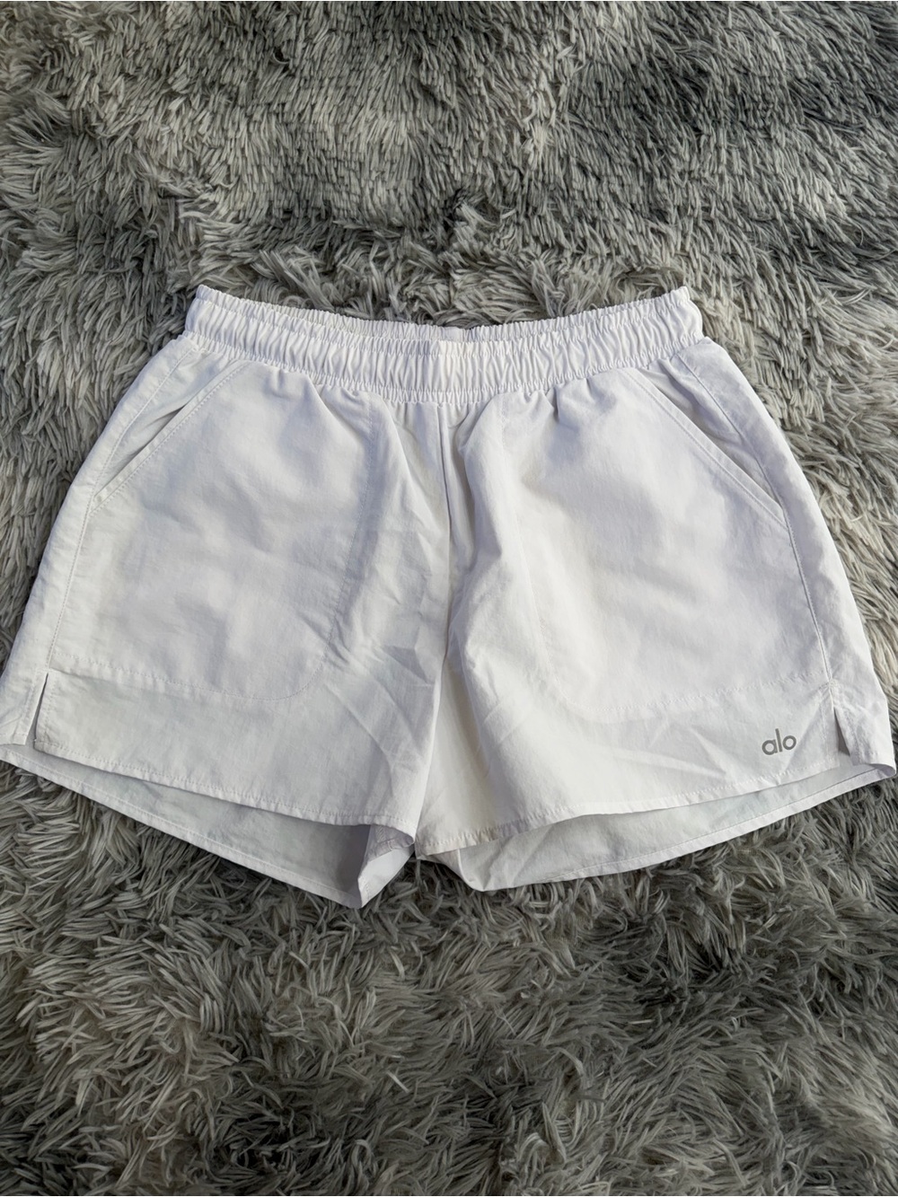 Small Alo Yoga Alumni Short White